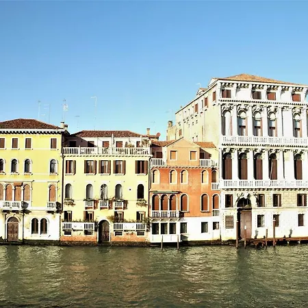 Penzion Noble Palace Grand Canal *